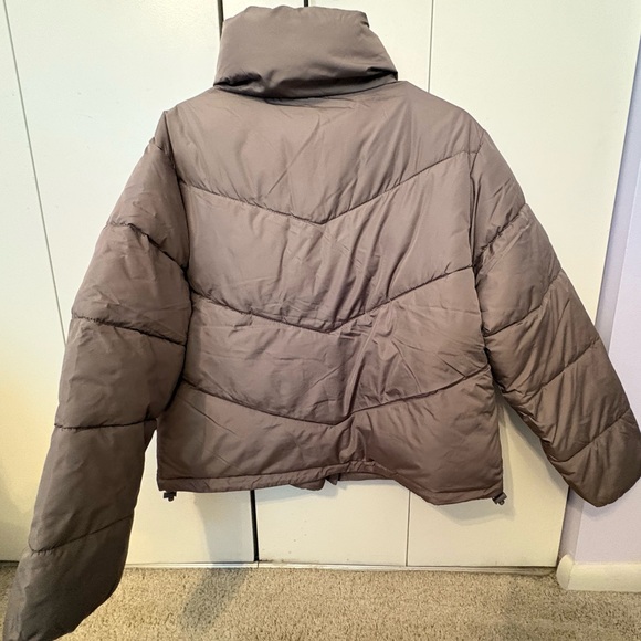 Women’s Old Navy Puffer Jacket - Picture 2 of 3
